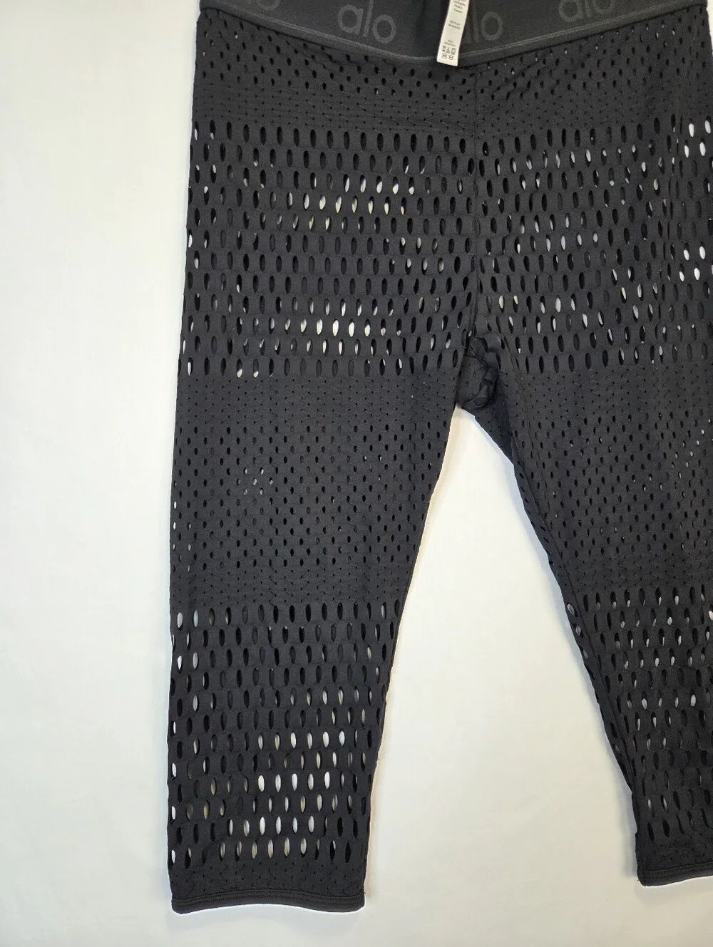 Alo Yoga High Waist Mesh Capri Leggings Black Laser Cut Size L